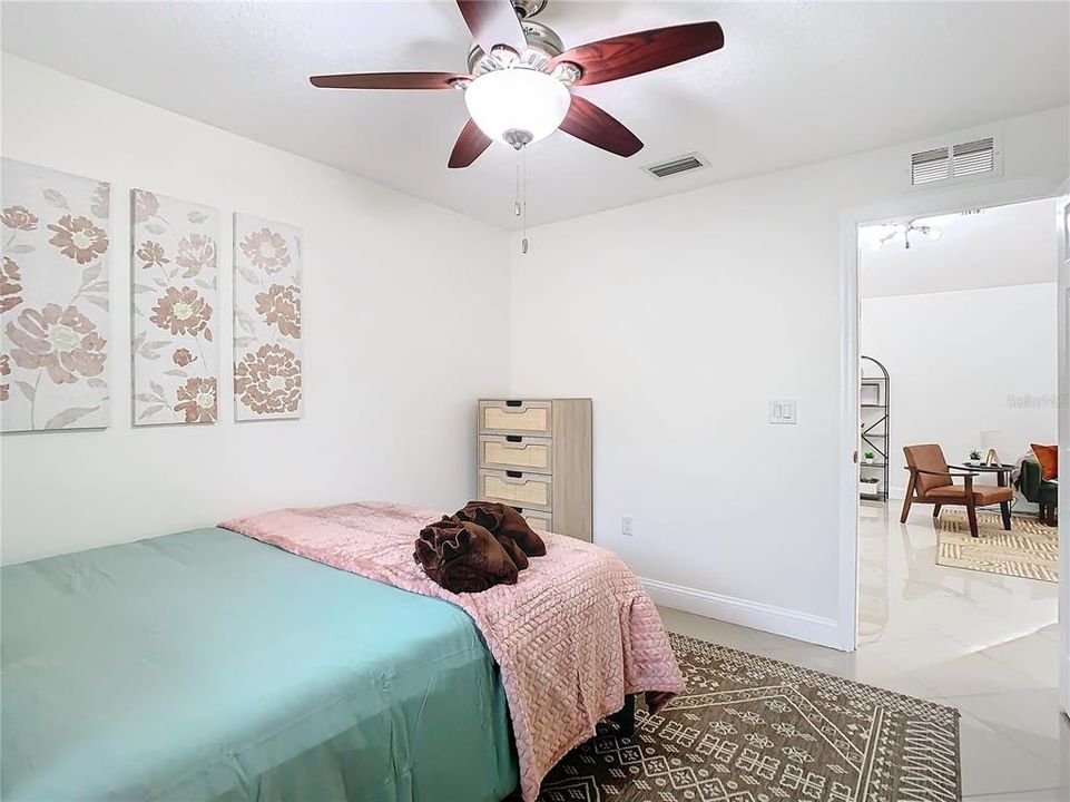 出租: $3,750 (3 贝兹, 3 浴室, 1340 平方英尺)