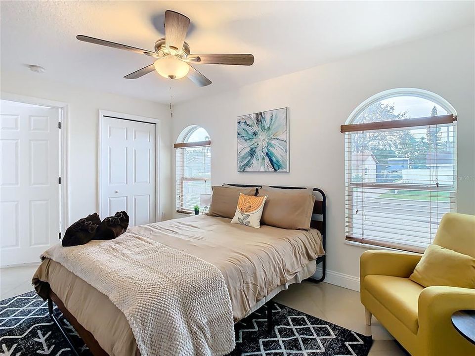 出租: $3,750 (3 贝兹, 3 浴室, 1340 平方英尺)