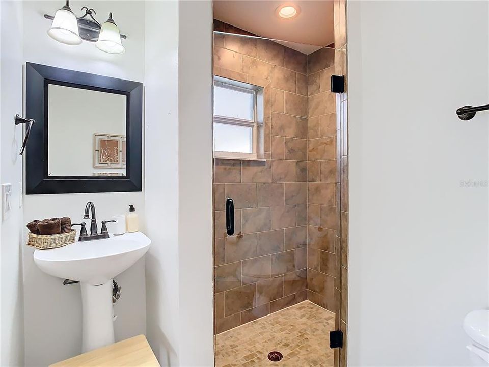 出租: $3,750 (3 贝兹, 3 浴室, 1340 平方英尺)