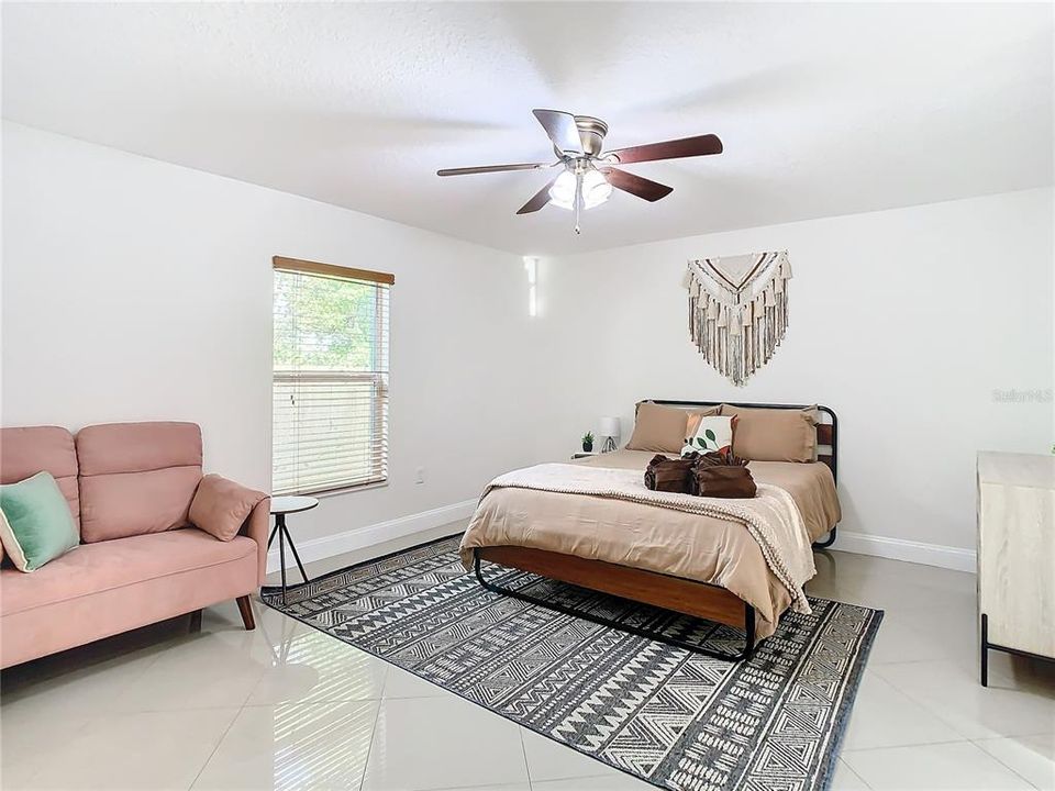 出租: $3,750 (3 贝兹, 3 浴室, 1340 平方英尺)