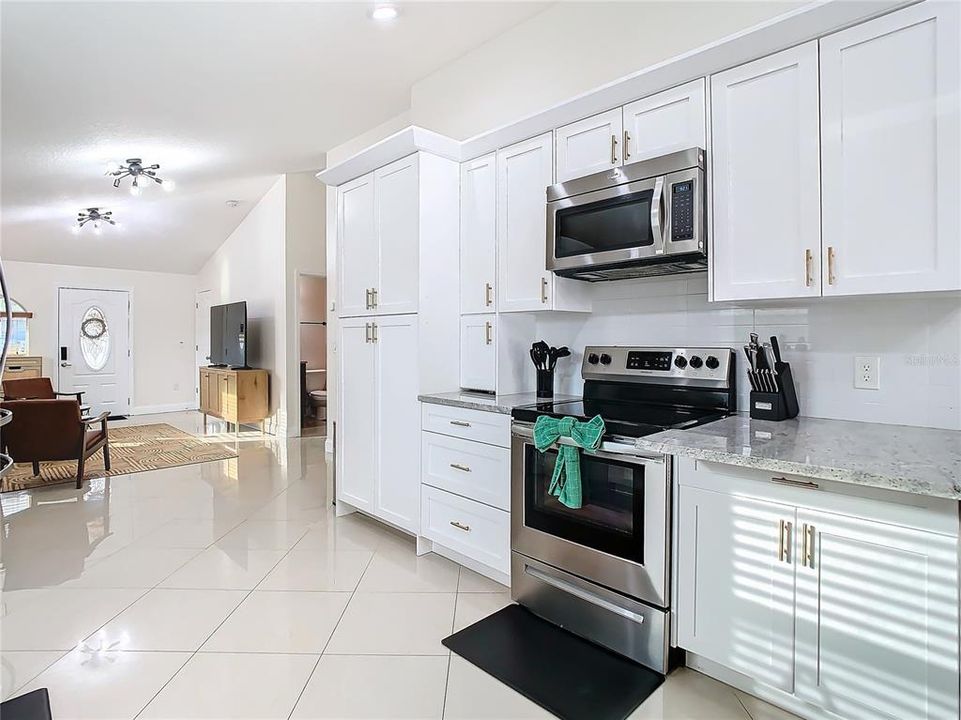 出租: $3,750 (3 贝兹, 3 浴室, 1340 平方英尺)