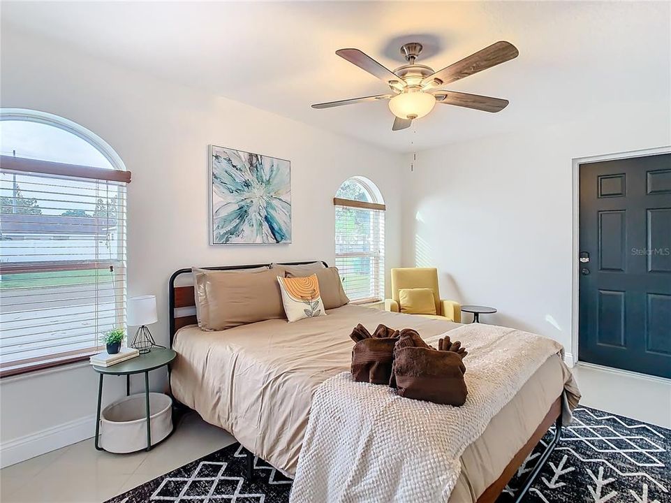 出租: $3,750 (3 贝兹, 3 浴室, 1340 平方英尺)