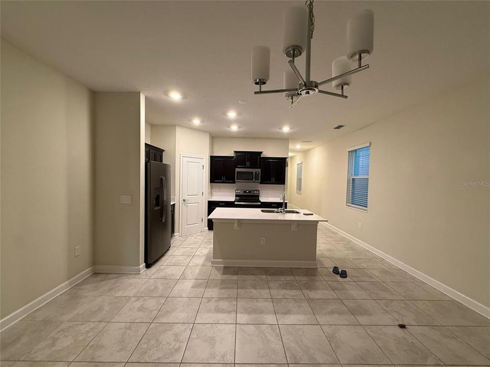 For Rent: $2,950 (4 beds, 3 baths, 2556 Square Feet)