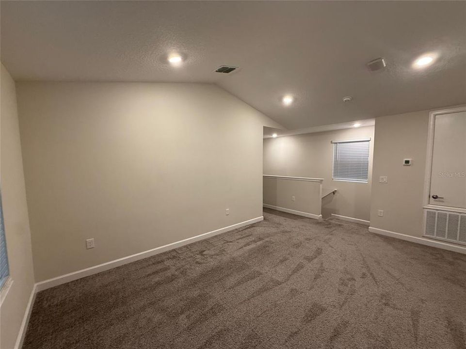 For Rent: $2,950 (4 beds, 3 baths, 2556 Square Feet)