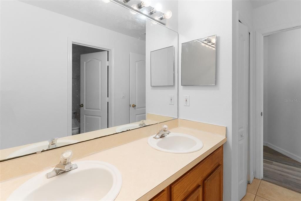 For Rent: $2,700 (4 beds, 2 baths, 2862 Square Feet)