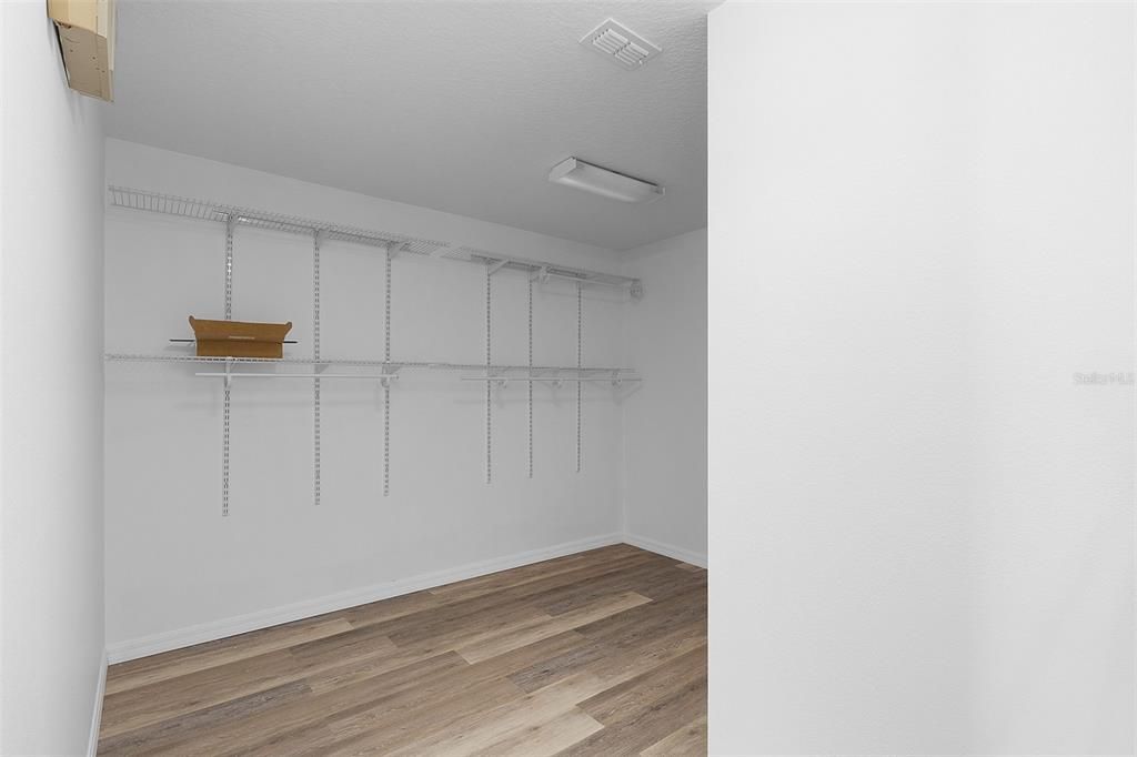 For Rent: $2,700 (4 beds, 2 baths, 2862 Square Feet)