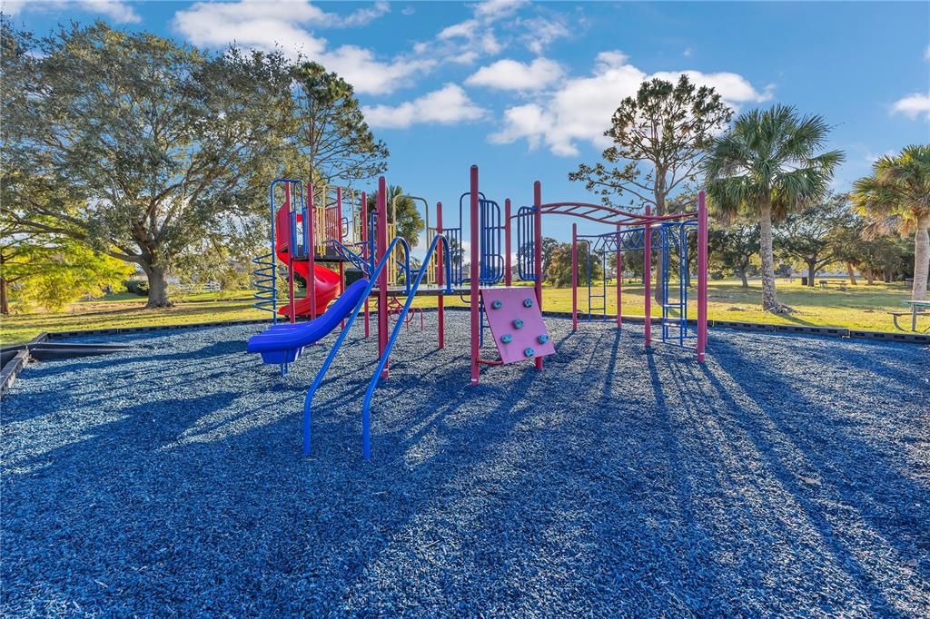 For Sale: $485,000 (3 beds, 2 baths, 1587 Square Feet)