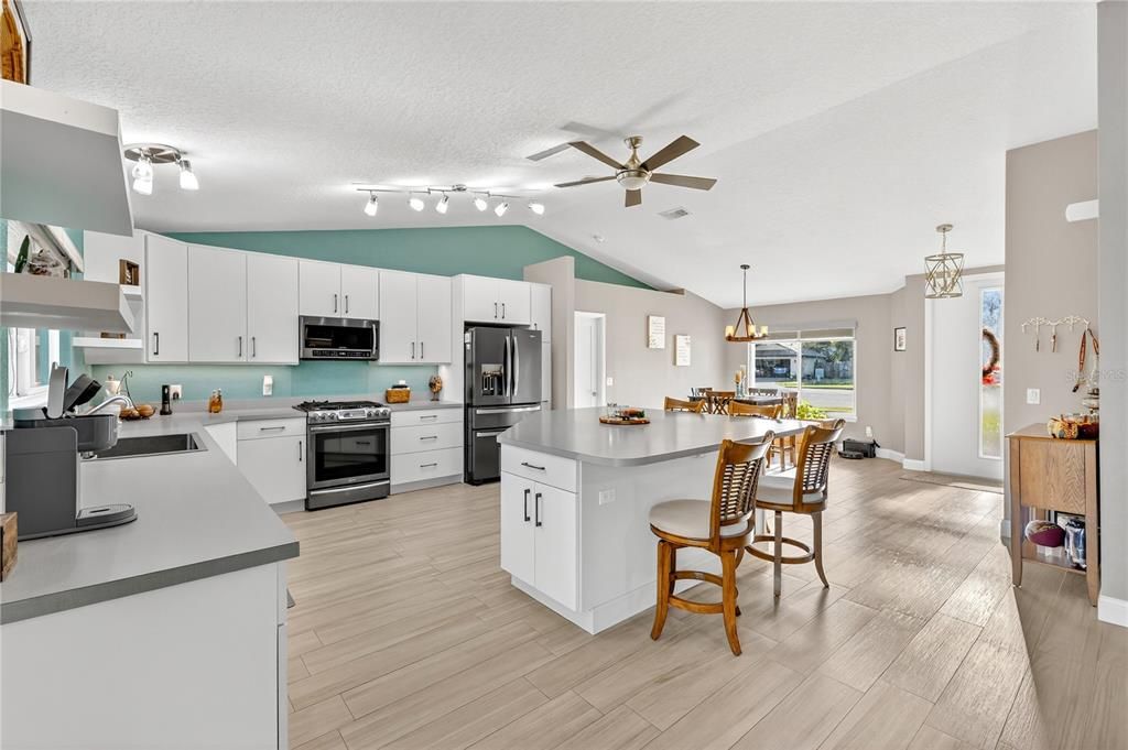 For Sale: $485,000 (3 beds, 2 baths, 1587 Square Feet)