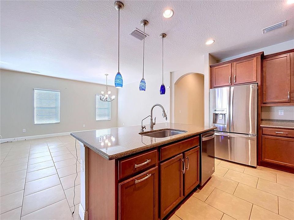 For Sale: $530,000 (4 beds, 3 baths, 2114 Square Feet)