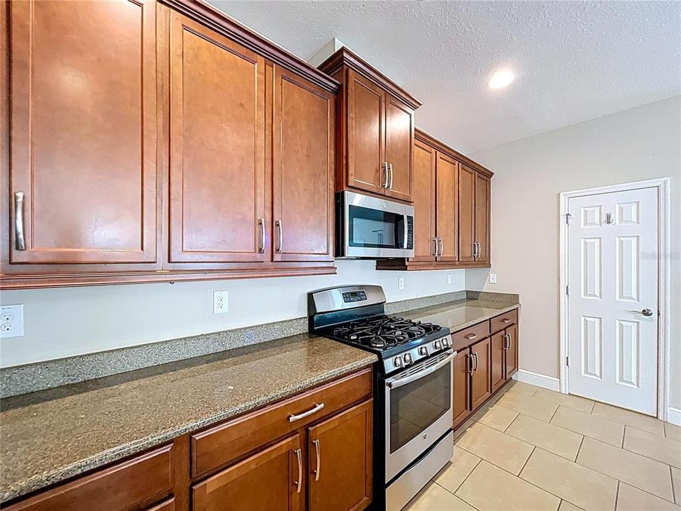 For Sale: $530,000 (4 beds, 3 baths, 2114 Square Feet)