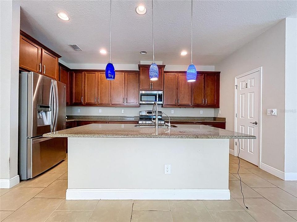 For Sale: $530,000 (4 beds, 3 baths, 2114 Square Feet)