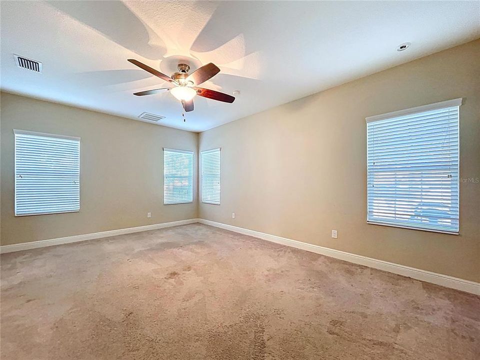 For Sale: $530,000 (4 beds, 3 baths, 2114 Square Feet)