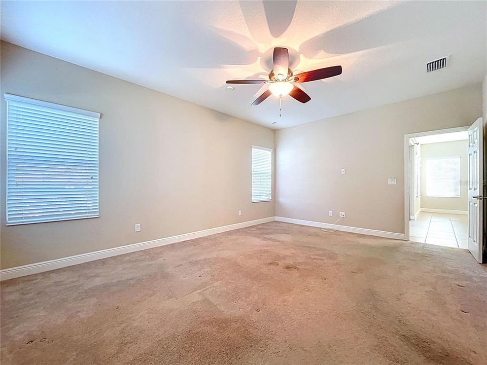 For Sale: $530,000 (4 beds, 3 baths, 2114 Square Feet)