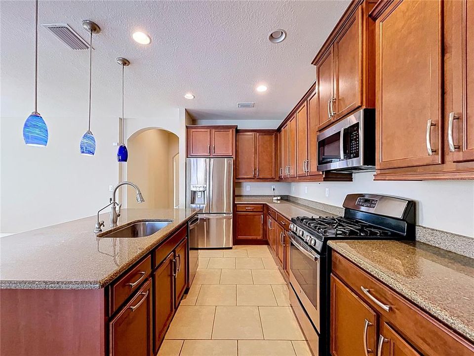 For Sale: $530,000 (4 beds, 3 baths, 2114 Square Feet)