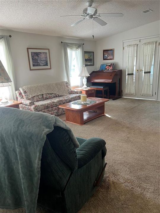 На продажу: $170,000 (2 спален, 2 ванн, 1369 Квадратных фут)