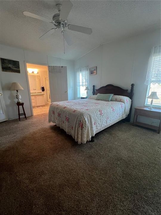 На продажу: $170,000 (2 спален, 2 ванн, 1369 Квадратных фут)