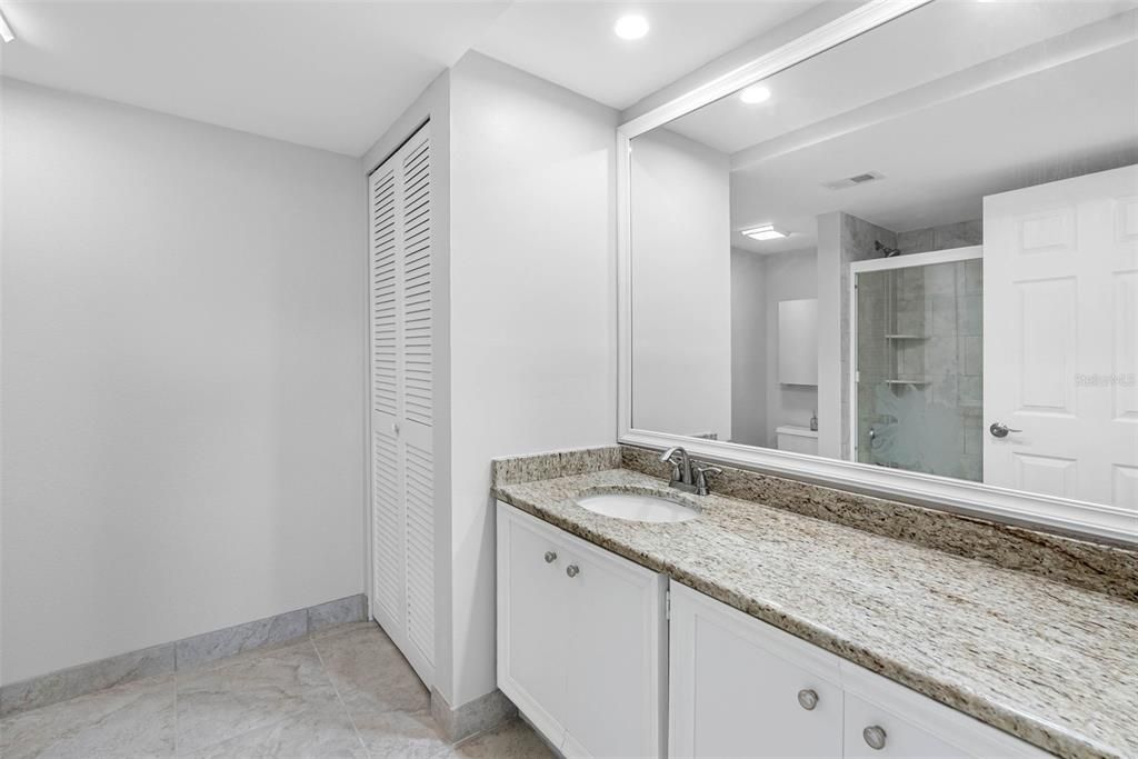 For Sale: $574,900 (2 beds, 2 baths, 1395 Square Feet)