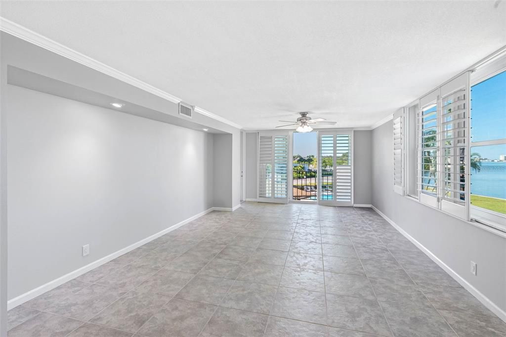 For Sale: $574,900 (2 beds, 2 baths, 1395 Square Feet)