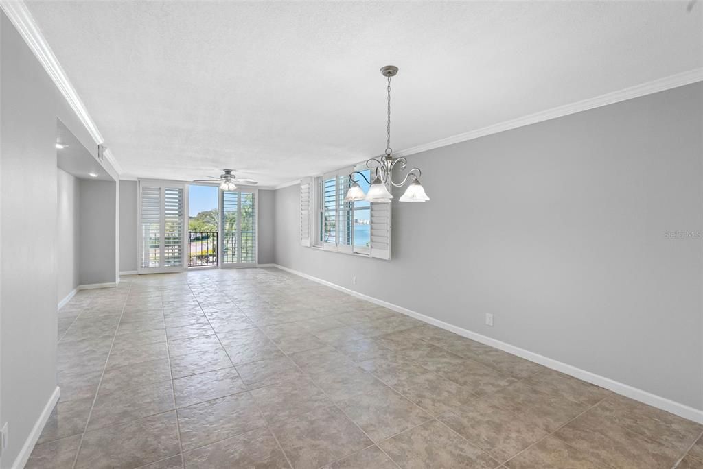 For Sale: $574,900 (2 beds, 2 baths, 1395 Square Feet)