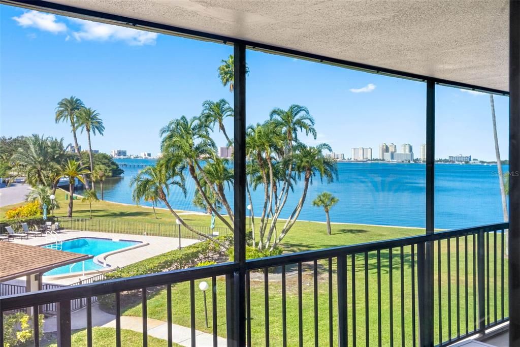 For Sale: $574,900 (2 beds, 2 baths, 1395 Square Feet)