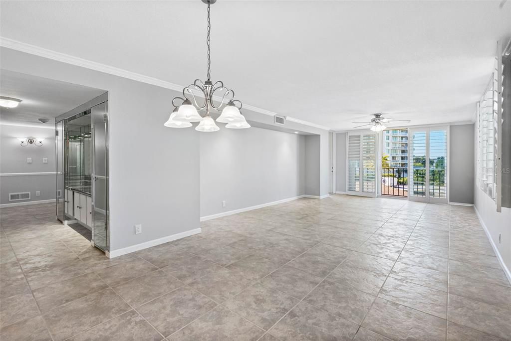 For Sale: $574,900 (2 beds, 2 baths, 1395 Square Feet)