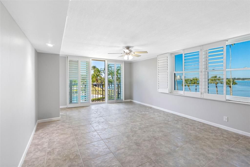 For Sale: $574,900 (2 beds, 2 baths, 1395 Square Feet)