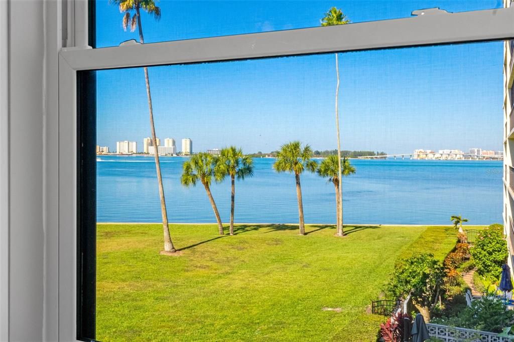 For Sale: $574,900 (2 beds, 2 baths, 1395 Square Feet)