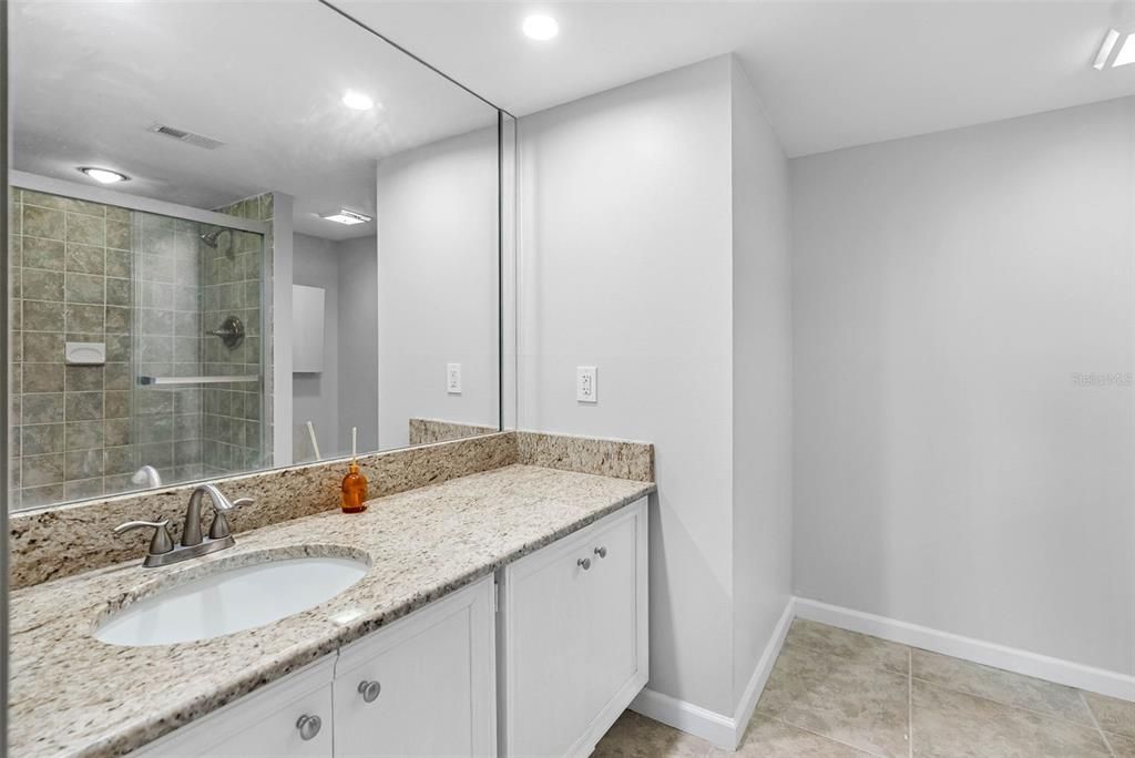 For Sale: $574,900 (2 beds, 2 baths, 1395 Square Feet)