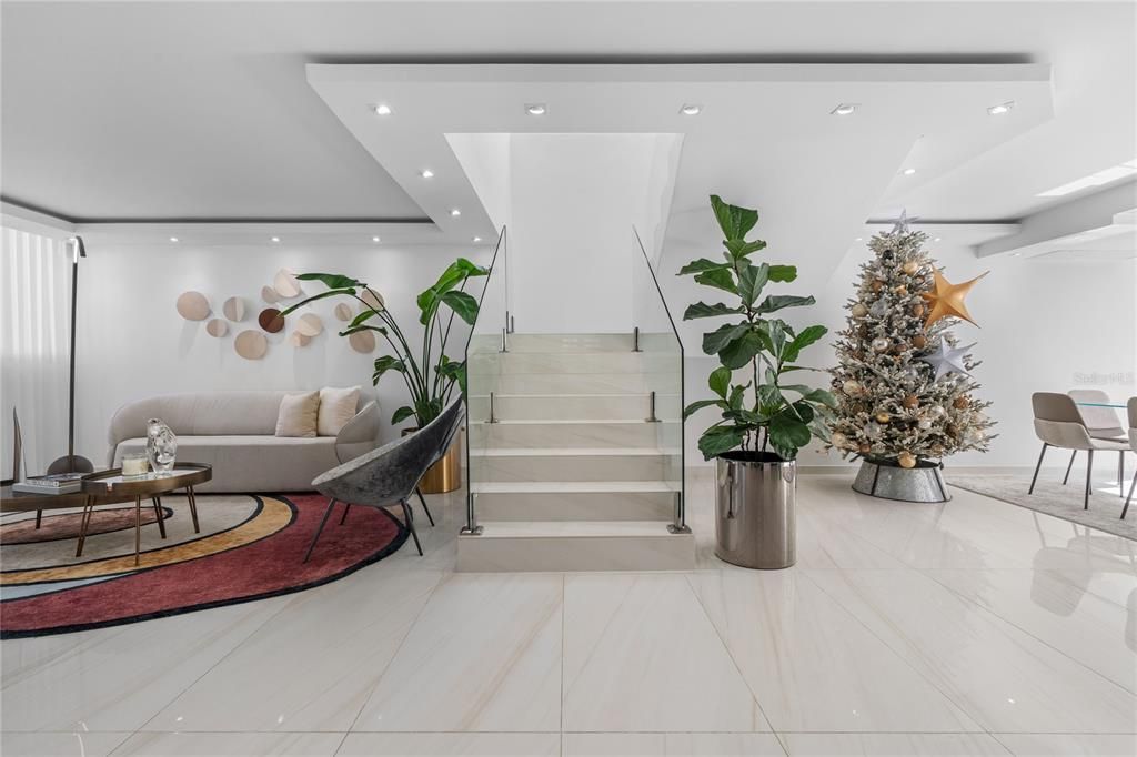En Venta: $1,200,000 (4 camas, 3 baños, 2740 Pies cuadrados)