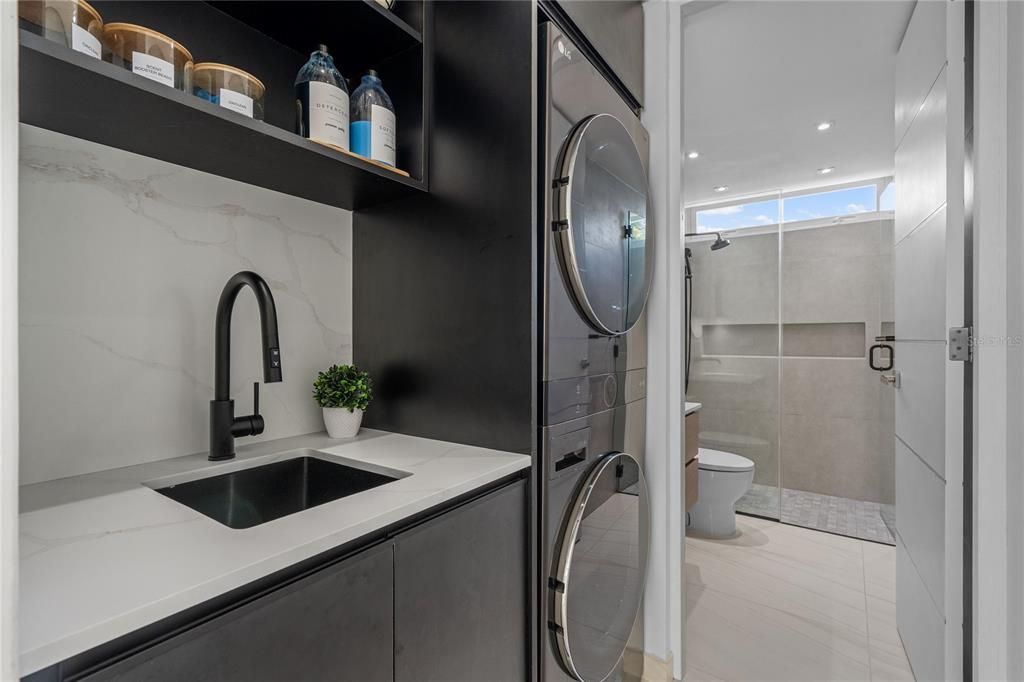 En Venta: $1,200,000 (4 camas, 3 baños, 2740 Pies cuadrados)