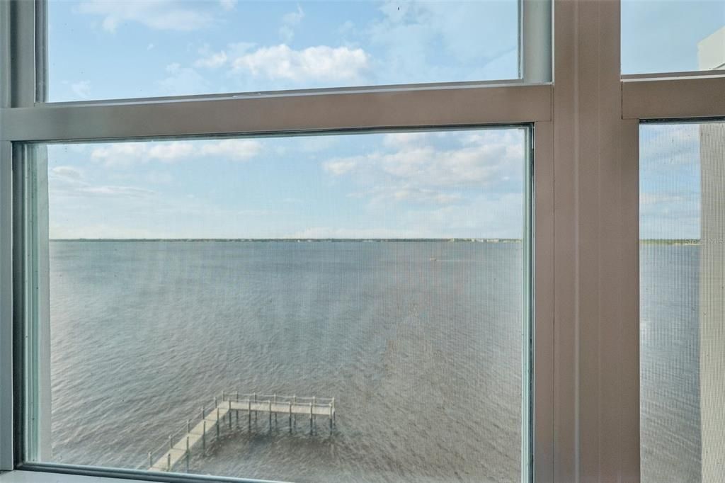 For Sale: $215,000 (1 beds, 1 baths, 662 Square Feet)