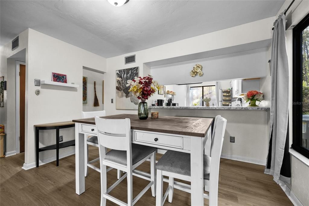 For Sale: $219,900 (2 beds, 2 baths, 1544 Square Feet)