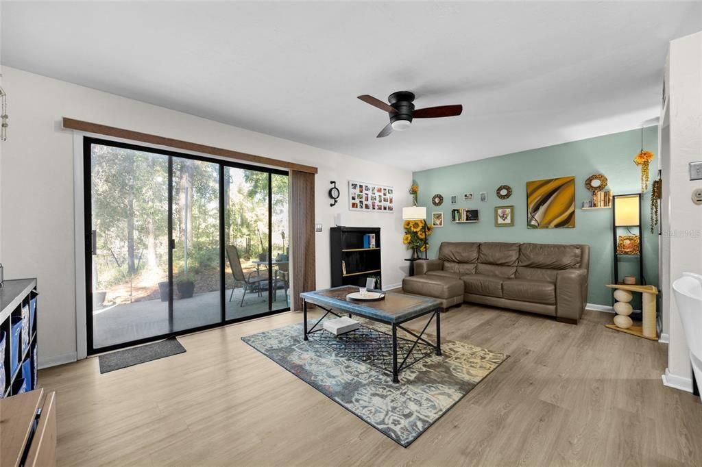 For Sale: $219,900 (2 beds, 2 baths, 1544 Square Feet)