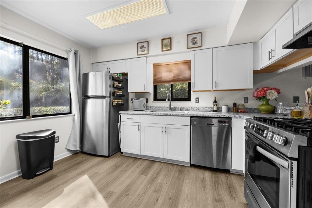 For Sale: $219,900 (2 beds, 2 baths, 1544 Square Feet)