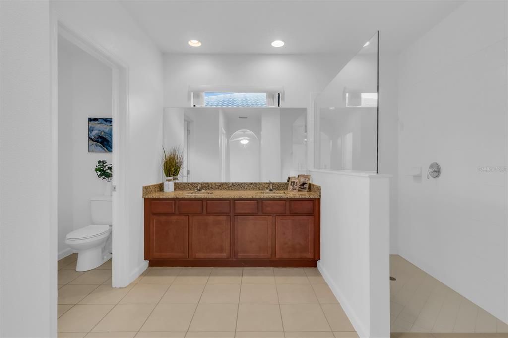 For Sale: $425,000 (4 beds, 2 baths, 1895 Square Feet)