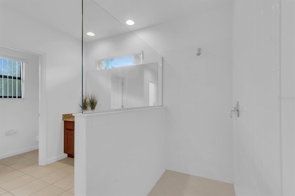 For Sale: $425,000 (4 beds, 2 baths, 1895 Square Feet)