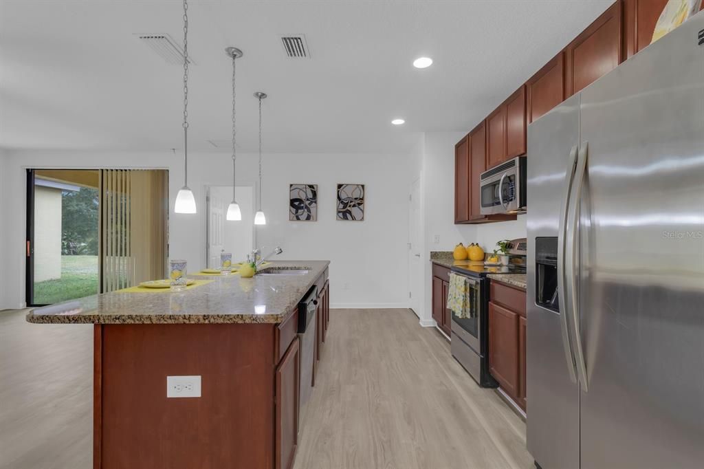 For Sale: $425,000 (4 beds, 2 baths, 1895 Square Feet)