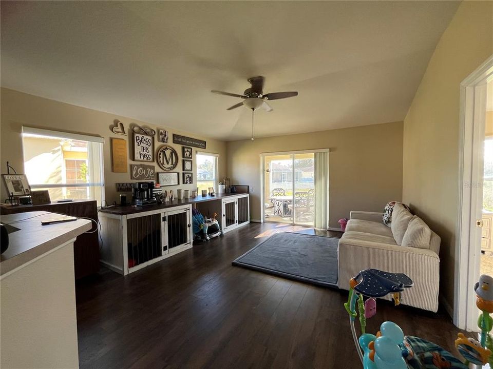 На продажу: $325,000 (3 спален, 2 ванн, 1706 Квадратных фут)