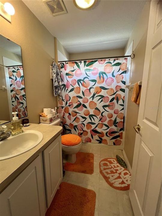 На продажу: $325,000 (3 спален, 2 ванн, 1706 Квадратных фут)