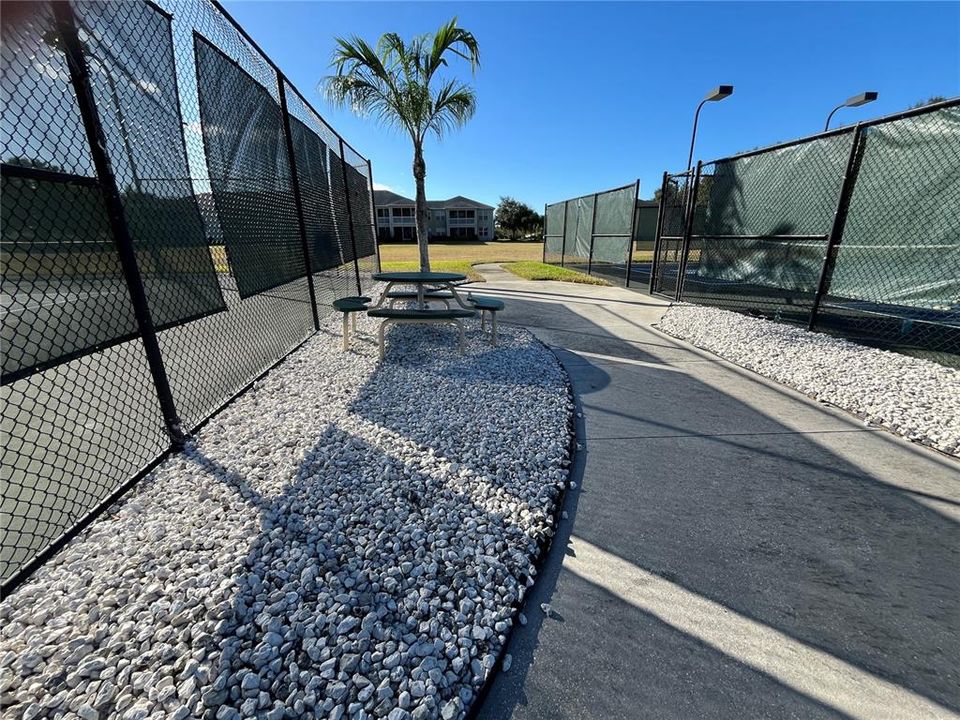 На продажу: $325,000 (3 спален, 2 ванн, 1706 Квадратных фут)