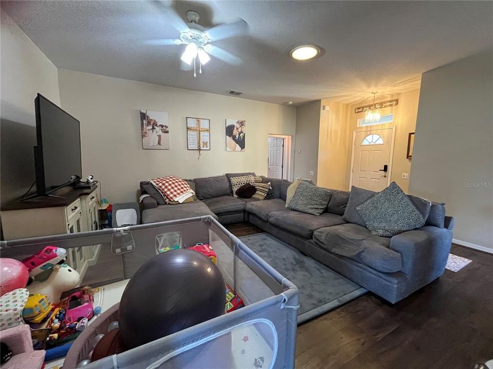 На продажу: $325,000 (3 спален, 2 ванн, 1706 Квадратных фут)