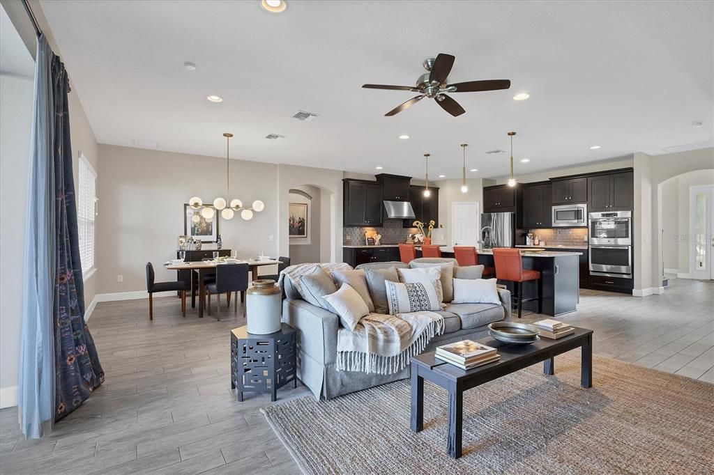 For Sale: $1,285,000 (6 beds, 5 baths, 5077 Square Feet)