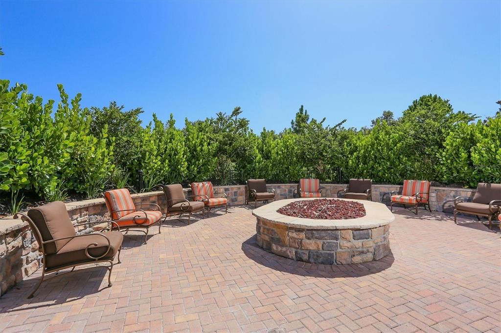 For Sale: $1,285,000 (6 beds, 5 baths, 5077 Square Feet)