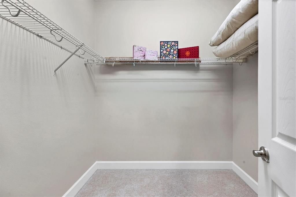 For Sale: $1,285,000 (6 beds, 5 baths, 5077 Square Feet)