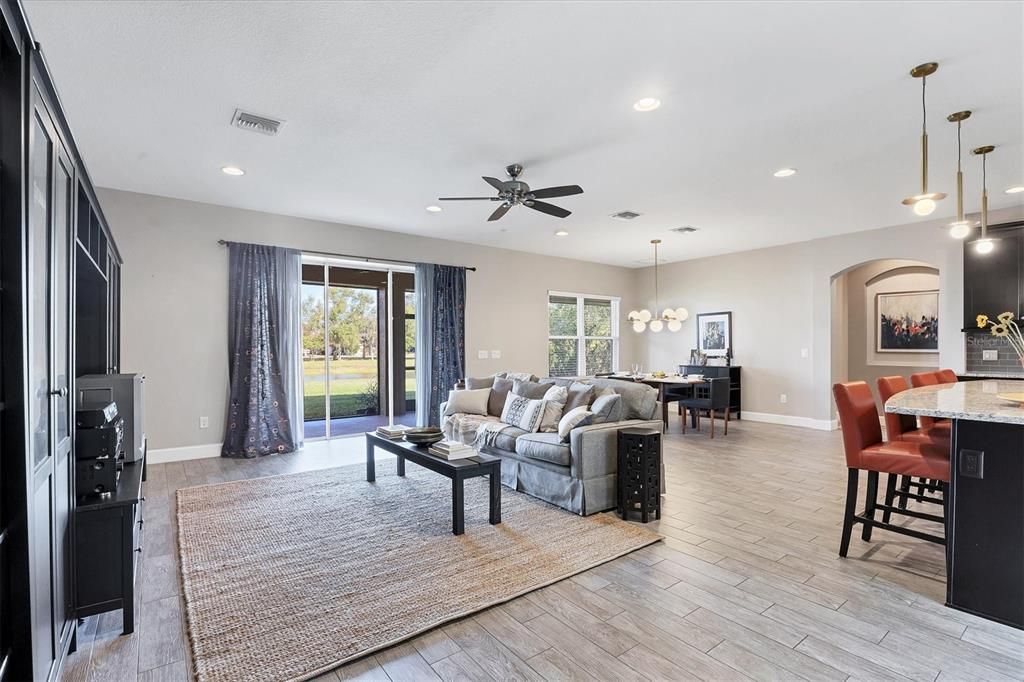 For Sale: $1,285,000 (6 beds, 5 baths, 5077 Square Feet)