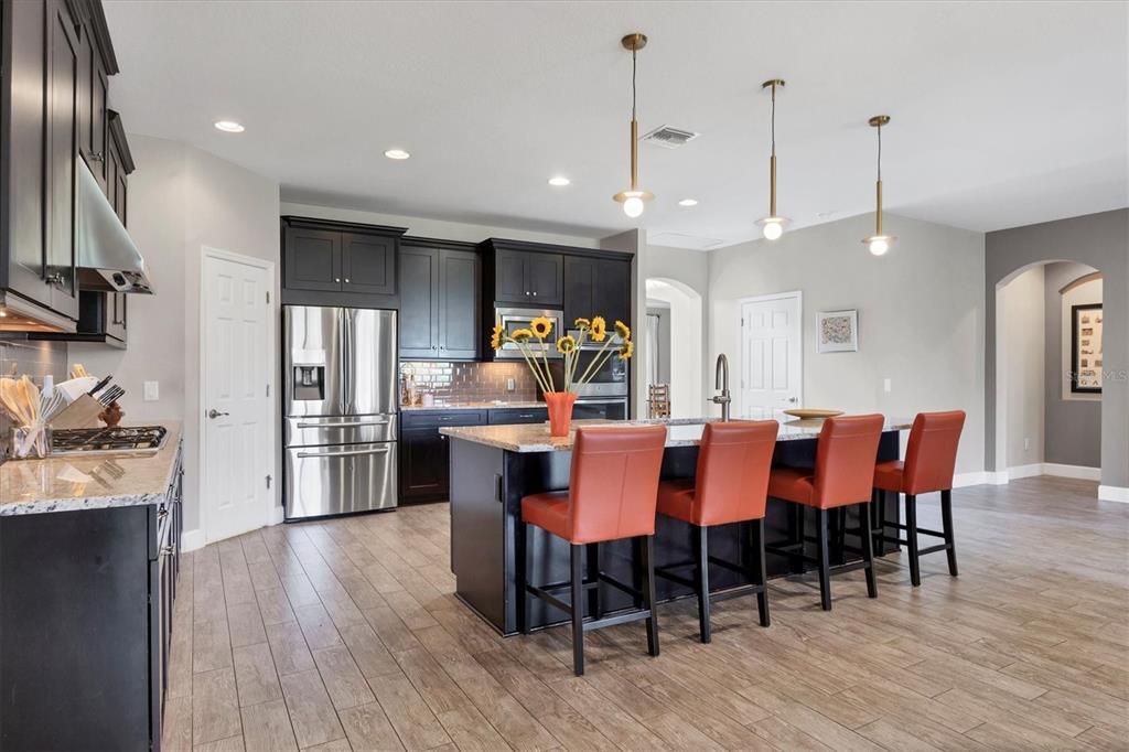 For Sale: $1,285,000 (6 beds, 5 baths, 5077 Square Feet)