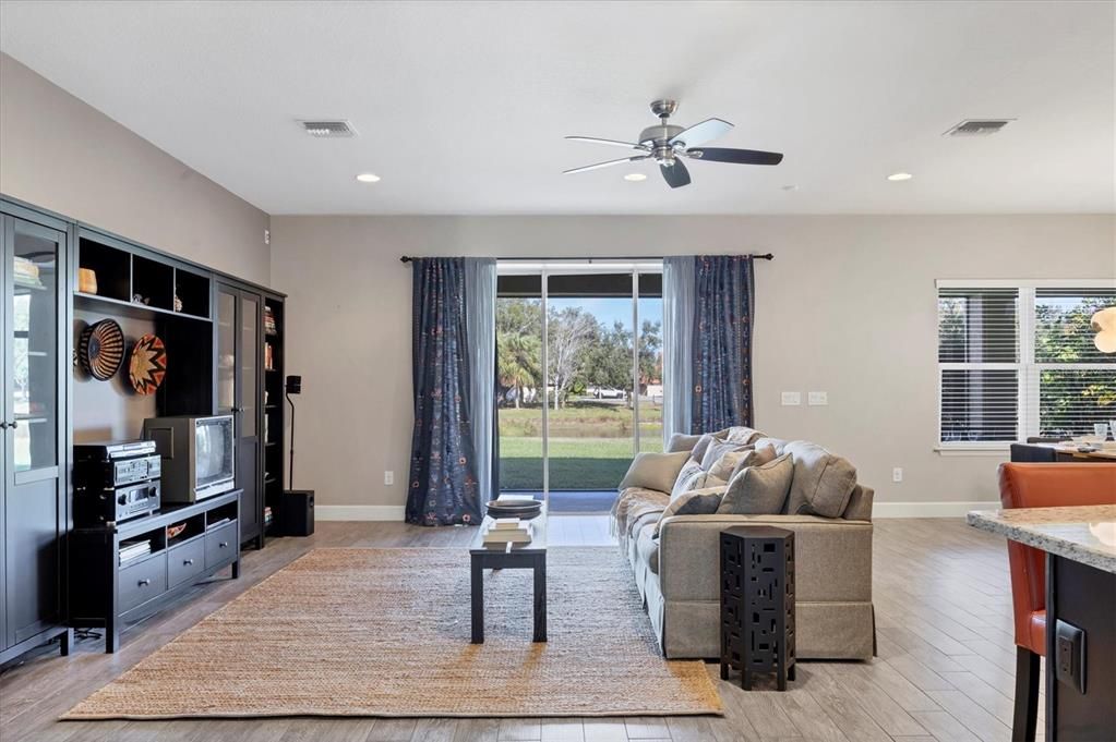 For Sale: $1,285,000 (6 beds, 5 baths, 5077 Square Feet)