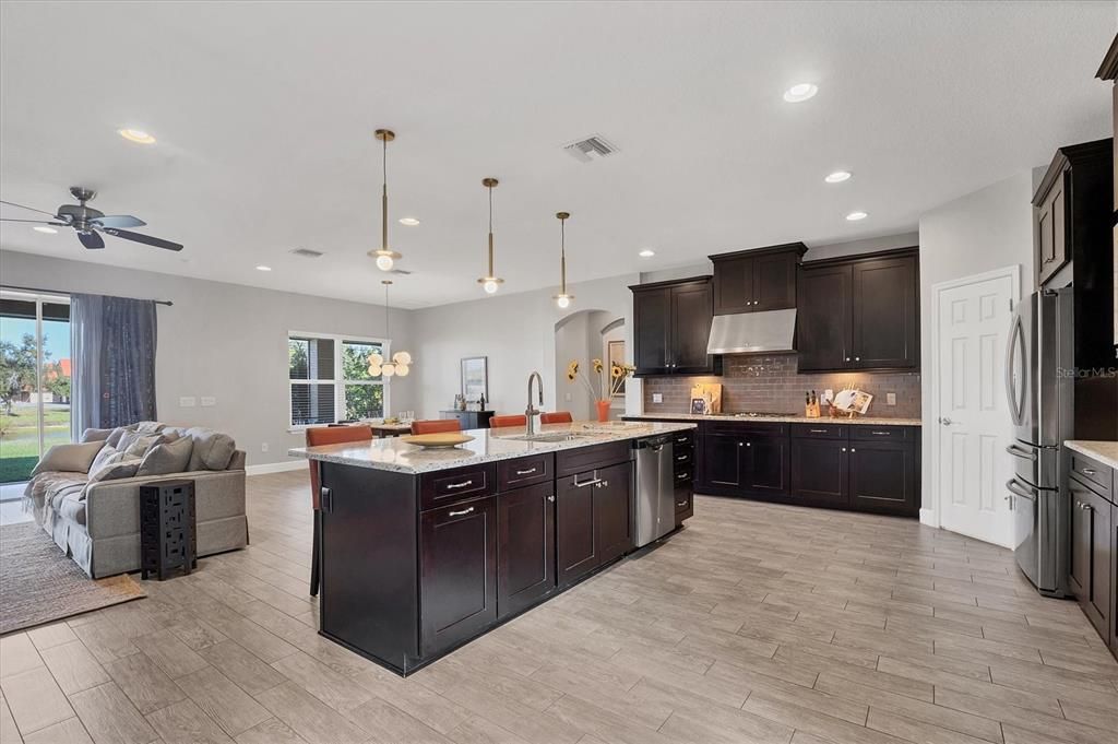 For Sale: $1,285,000 (6 beds, 5 baths, 5077 Square Feet)