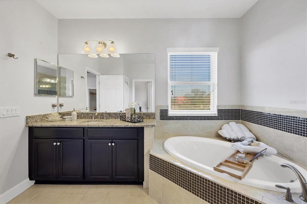 For Sale: $1,285,000 (6 beds, 5 baths, 5077 Square Feet)