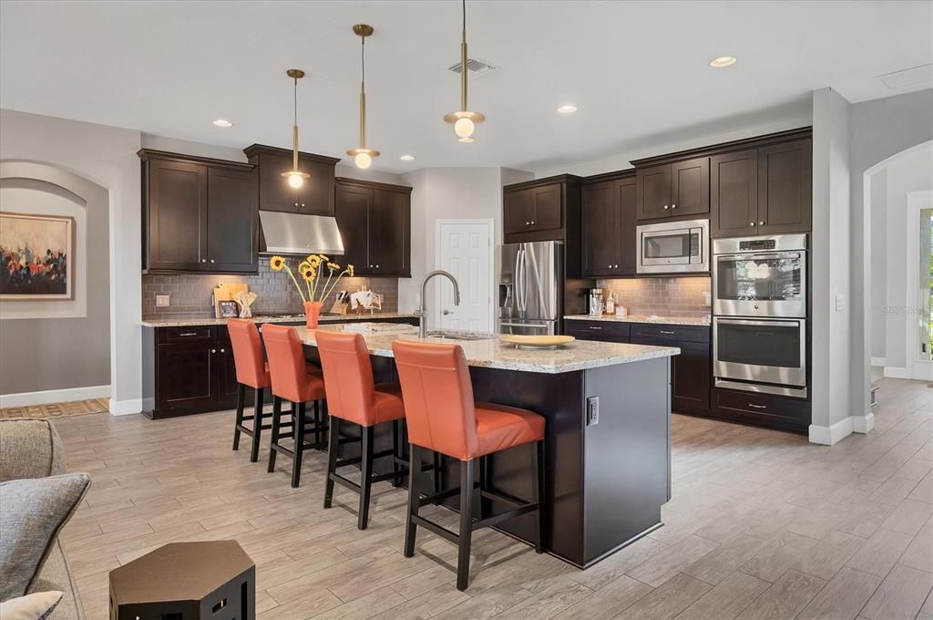 For Sale: $1,285,000 (6 beds, 5 baths, 5077 Square Feet)